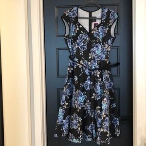 Pinupgirl Clothing Heidi blue roses 2X